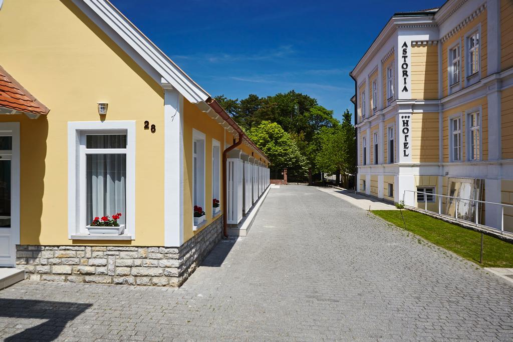 Hotel Astoria Balatonfured Exterior photo