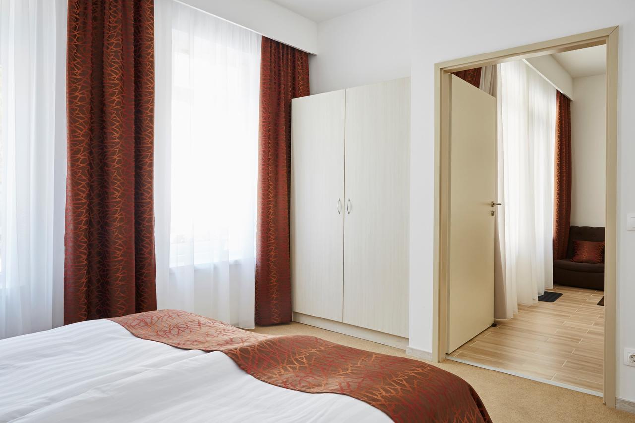 Hotel Astoria Balatonfured Exterior photo